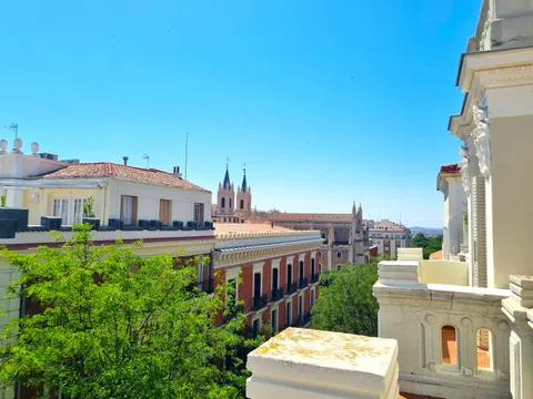 Penthouse in Jerónimos, Madrid