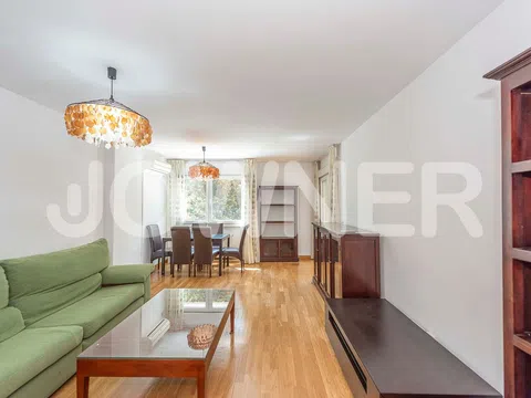 Flat / apartment in Paseo de la Reina Cristina, Jerónimos, Madrid