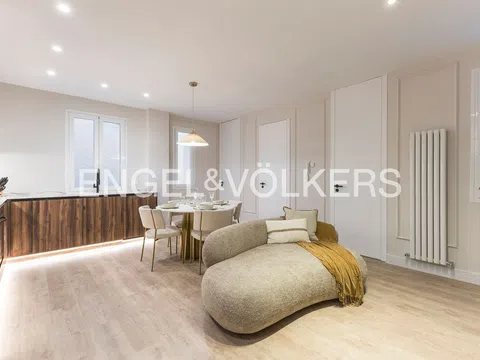 Flat / apartment in Avenida de Menéndez Pelayo, Ibiza, Madrid