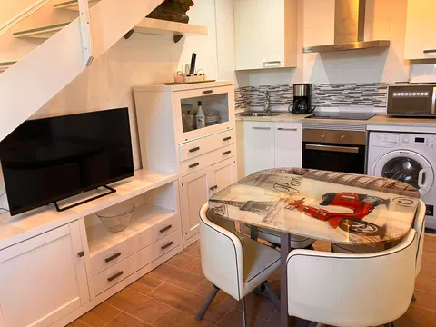 Flat / apartment in Pio Baroja, Niño Jesús, Madrid