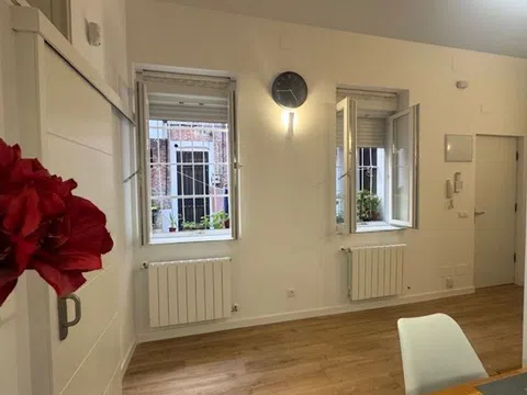 Flat / apartment in Calle de Don Quijote, Cuatro Caminos, Madrid