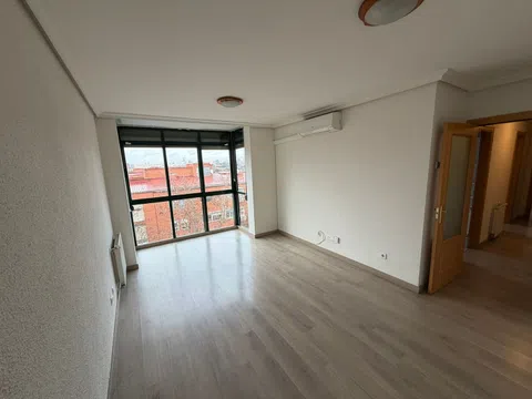 Flat / apartment in San Fermín, Madrid
