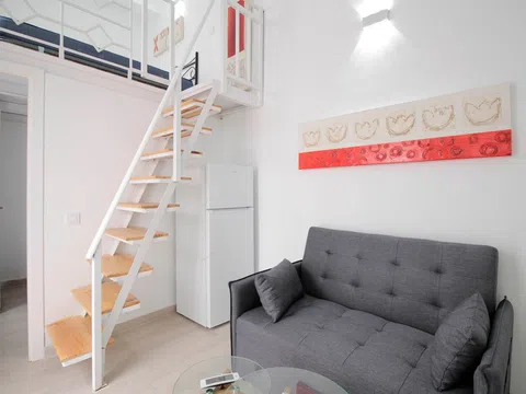 Flat / apartment in Calle de Santoña, Zofío, Madrid