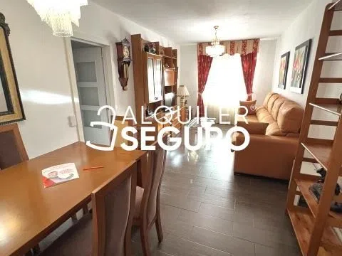 Flat / apartment in Calle de Salvador Martínez, 12 de Octubre-Orcasur, Madrid
