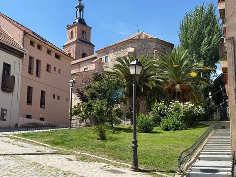 Flat / apartment in Calle del Lago Iseo, Casco Histórico de Vicálvaro, Madrid
