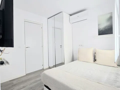 Studio in Calle de Calahorra, Ambroz, Madrid