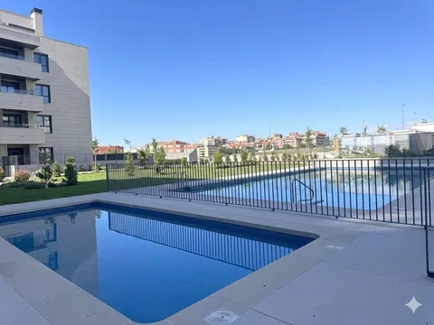 Flat / apartment in Avenida de David Gistau, Los Berrocales, Madrid