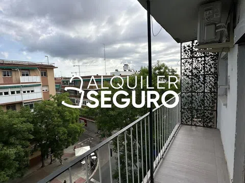 Flat / apartment in Calle de San Cipriano, Casco Histórico de Vicálvaro, Madrid