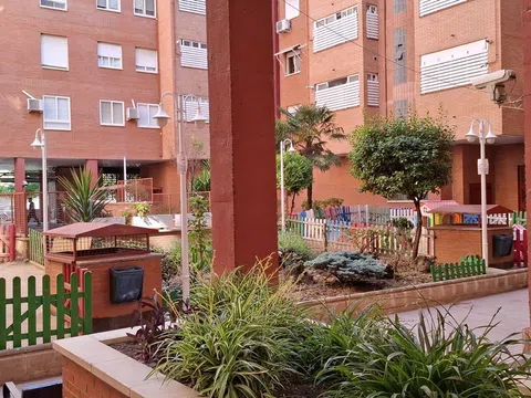 Flat / apartment in Calle de César Pastor Llopis, Santa Eugenia, Madrid