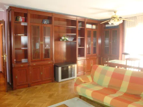 Flat / apartment in Calle de Parvillas Bajas, Villaverde Alto, Madrid