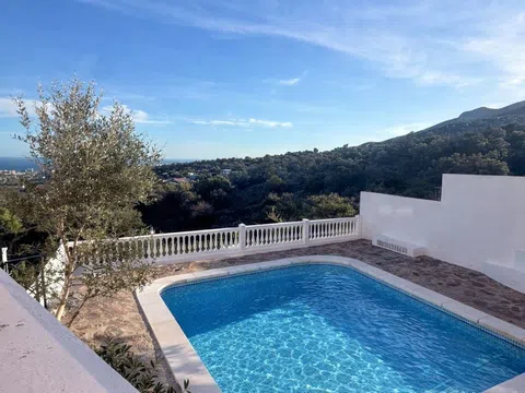 Detached house in Calle Mediterráneo, Cortijo de Maza-Finca Monsalvez-El Olivar, Málaga