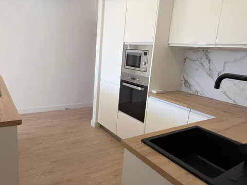 Flat / apartment in Avenida Juan XXIII, Cruz del Humilladero - Los Tilos, Málaga