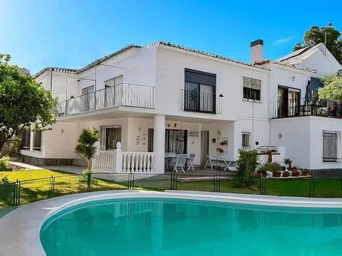 Detached house in Calle Ventura de la Vega, Pedregalejo - Morlaco, Málaga