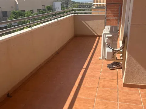 Flat / apartment in Calle Astrea, Los Almendros - El Limonero - El Tomillar, Málaga
