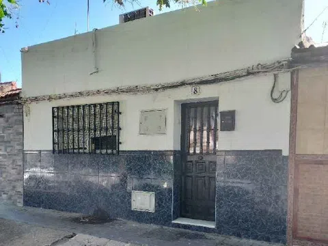 House in Calle Beatriz de Ahumada, Amate, Sevilla