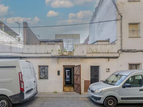 Semi-detached house in Calle Torrevicente, Torreblanca, Sevilla