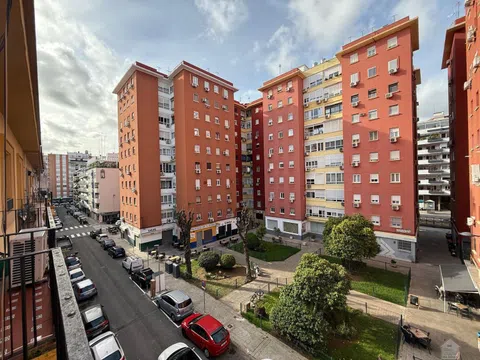 Flat / apartment in Ramón de Carranza - Madre Rafols, Sevilla