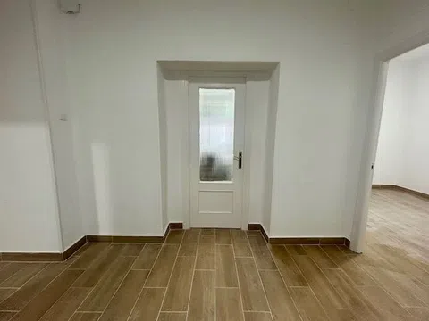 Flat / apartment in Calle Miño, Parque de los Principes - Calle Niebla, Sevilla
