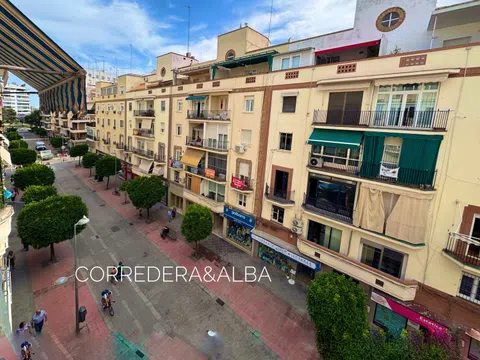 Flat / apartment in Calle Asunción, Asunción - Adolfo Suárez, Sevilla
