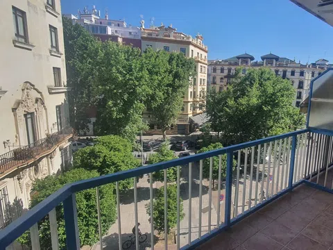 Flat / apartment in Calle Bartolomé de Medina, San Bernardo - Avenida de Cádiz, Sevilla
