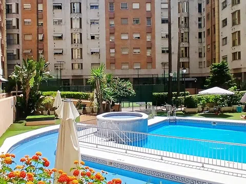 Flat / apartment in Calle Camilo José Cela, Buhaira - Huerta del Rey, Sevilla