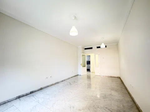 Flat / apartment in Calle Pirineos, Buhaira - Huerta del Rey, Sevilla