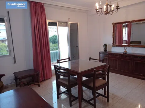 Flat / apartment in Nervión, Sevilla