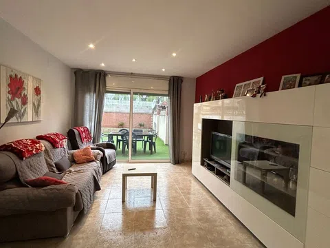 Terraced house in Calle Riu Besòs, 34, Campclar, Tarragona