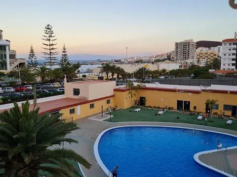 Flat / apartment in Avenida Juan Carlos I, 1, Los Cristianos, Arona