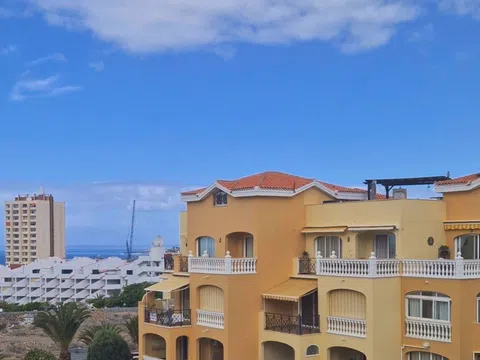 Flat / apartment in Avenida Juan Carlos I, 1, Los Cristianos, Arona