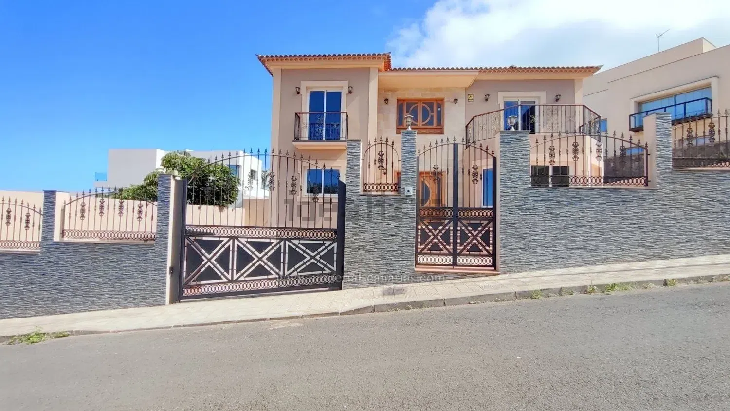 Detached house in Garachico