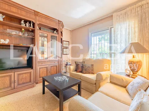 Property in Algiros