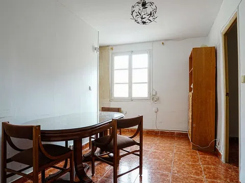 Property in Algiros