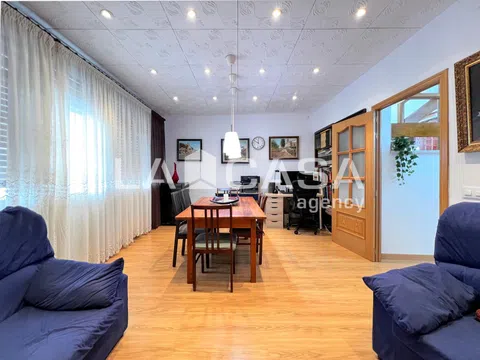 Property in Algiros