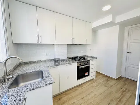 Flat / apartment in Calle de les Acàcies, Benicalap, València