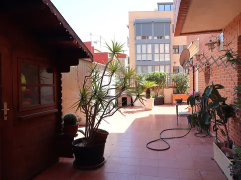 Flat / apartment in Calle de Jeroni de Montsoriu, Aiora, València