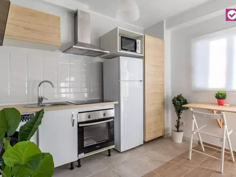 Studio in Calle de Felipe Salvador, Aiora, València