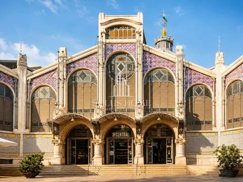 Flat / apartment in Calle de la Corretgeria, El Mercat, València