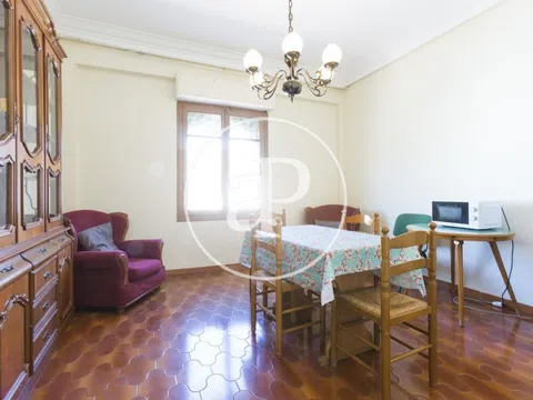Flat / apartment in Calle del Cardenal Benlloch, Mestalla, València