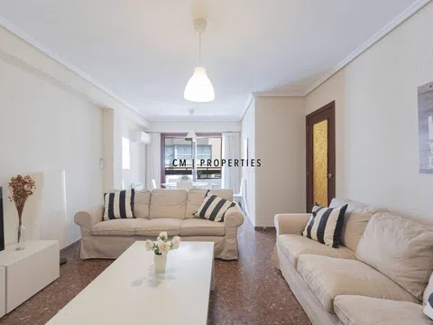 Flat / apartment in Calle de Salvador Sastre, Arrancapins, València