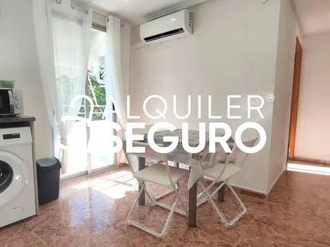 Flat / apartment in Calle d'Antella, Tres Forques, València