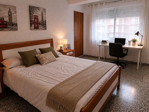 Flat / apartment in Calle del Poeta Fernández Heredia, 1, Marxalenes, València