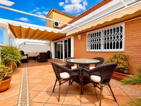 Duplex in Calle de Fra Pere Vives, Sant Antoni, València