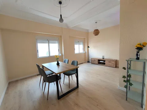 Flat / apartment in Calle de la Font Roja, 4, Patraix, València