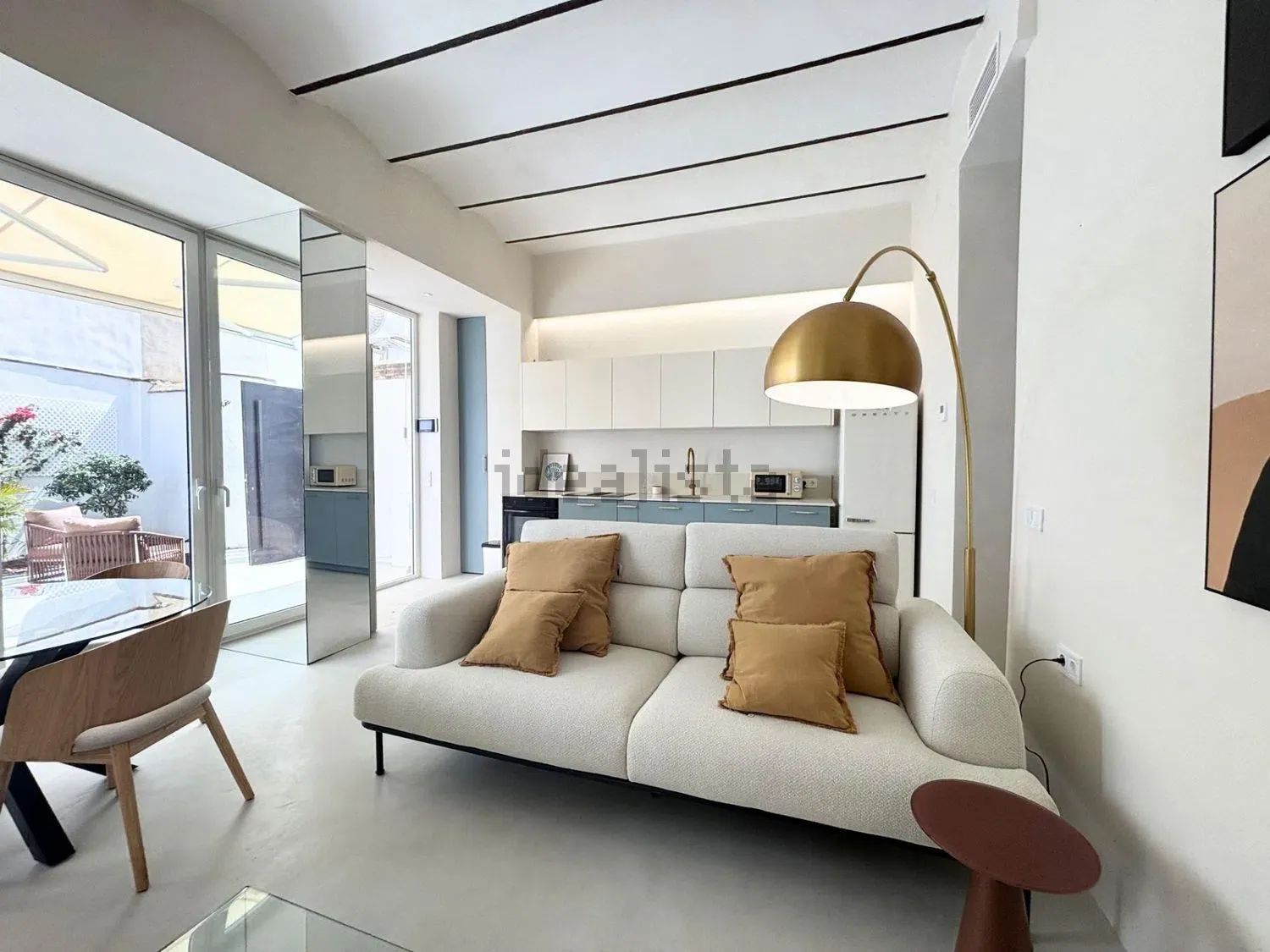 Flat in calle del Marqués de Montortal